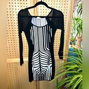 A’gaci Mesh sleeve fitted dress